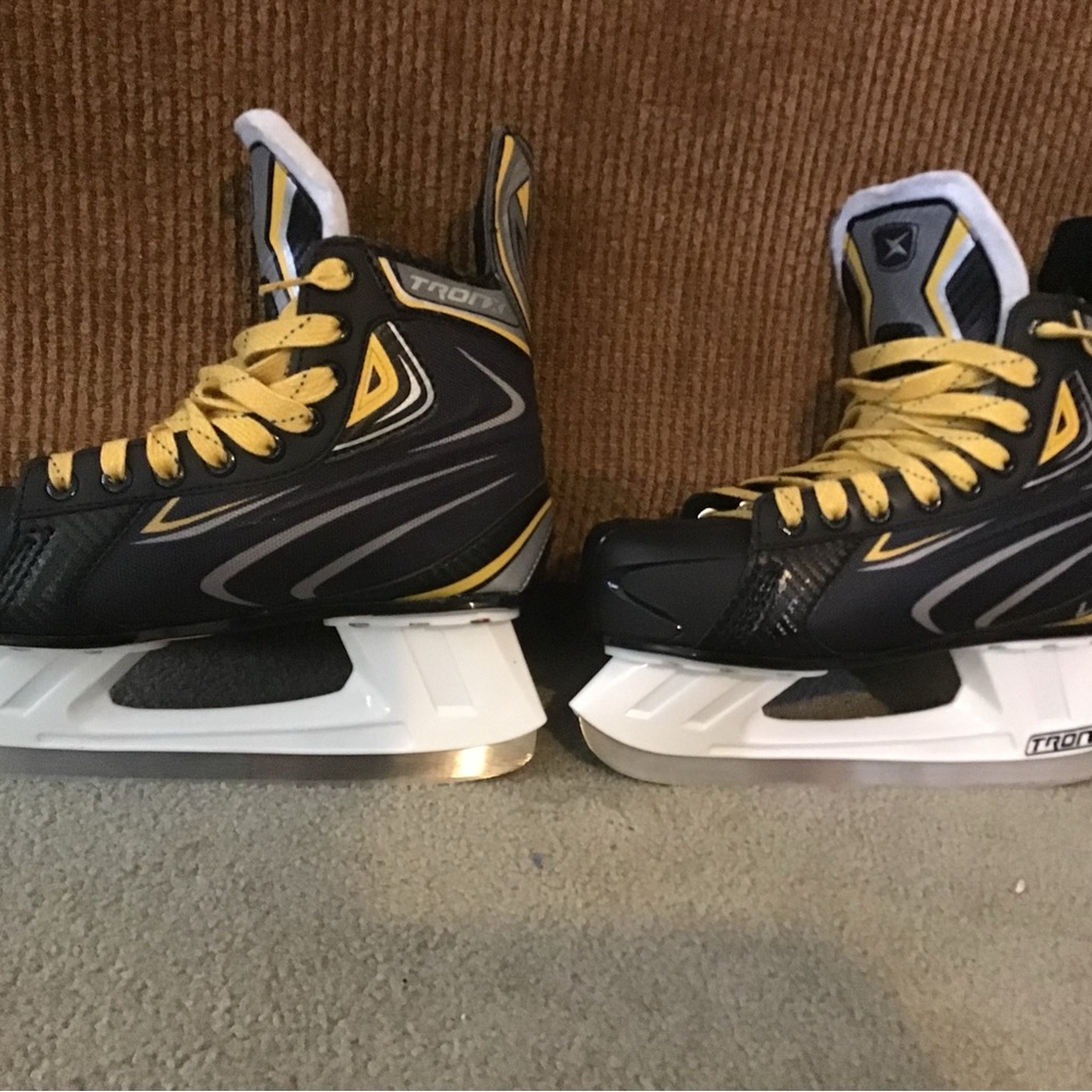 TronX sz5 Hockey Skates NWOT